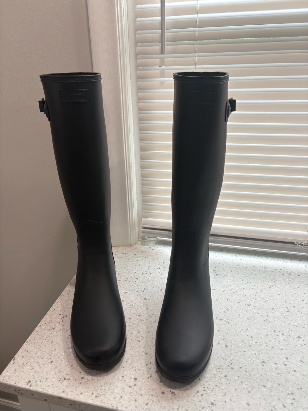 EUC Hunter Tall Matte Black Rain Boots with Side Buckle- woman’s size 11